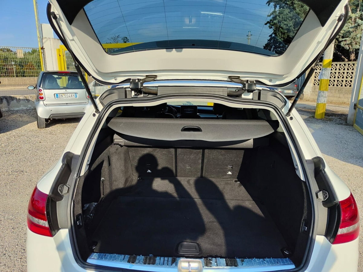 Mercedes-Benz Classe C Station Wagon 220 d Premium (9)