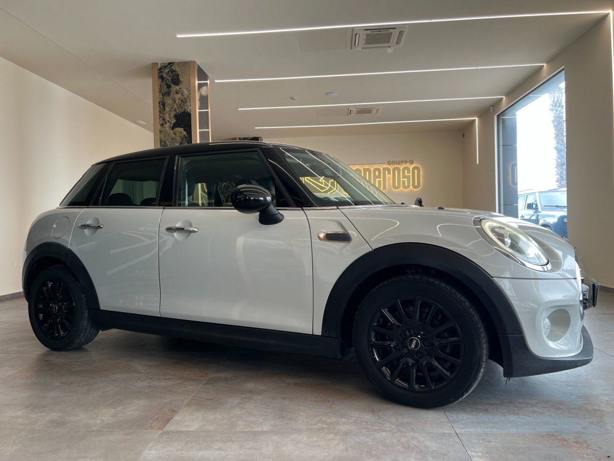 MINI Mini 1.5 Cooper D Boost 5 porte (2)