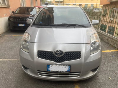 Toyota Yaris 1.0 3 porte (3)