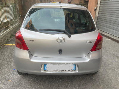 Toyota Yaris 1.0 3 porte (5)
