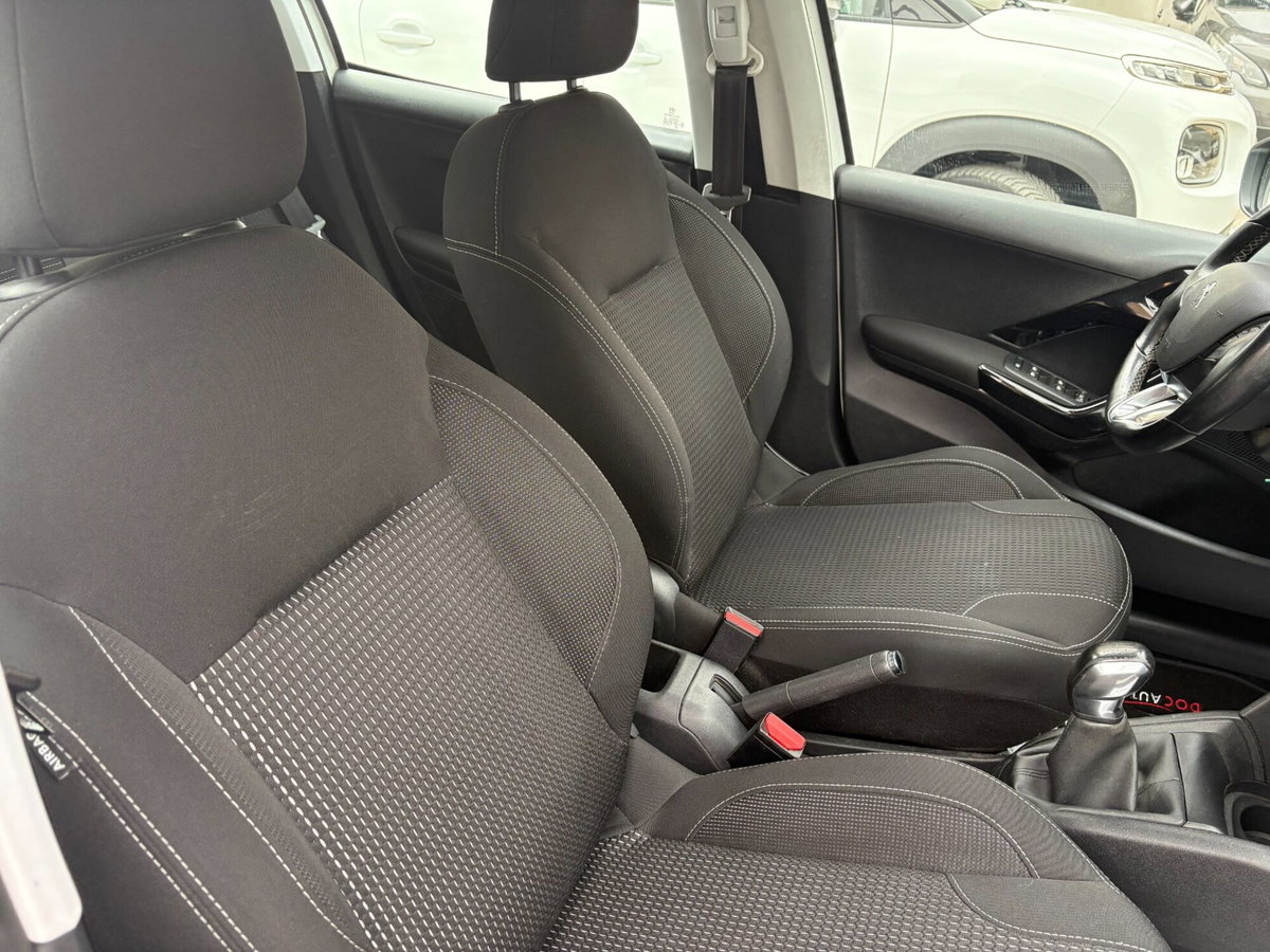 Peugeot 208 Turbo 110 EAT6 S&S 5 porte Allure (7)