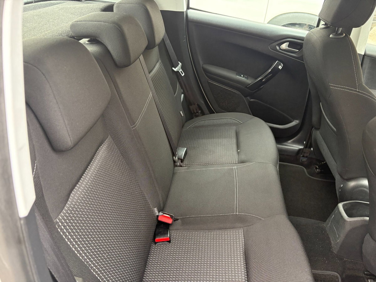 Peugeot 208 Turbo 110 EAT6 S&S 5 porte Allure (8)