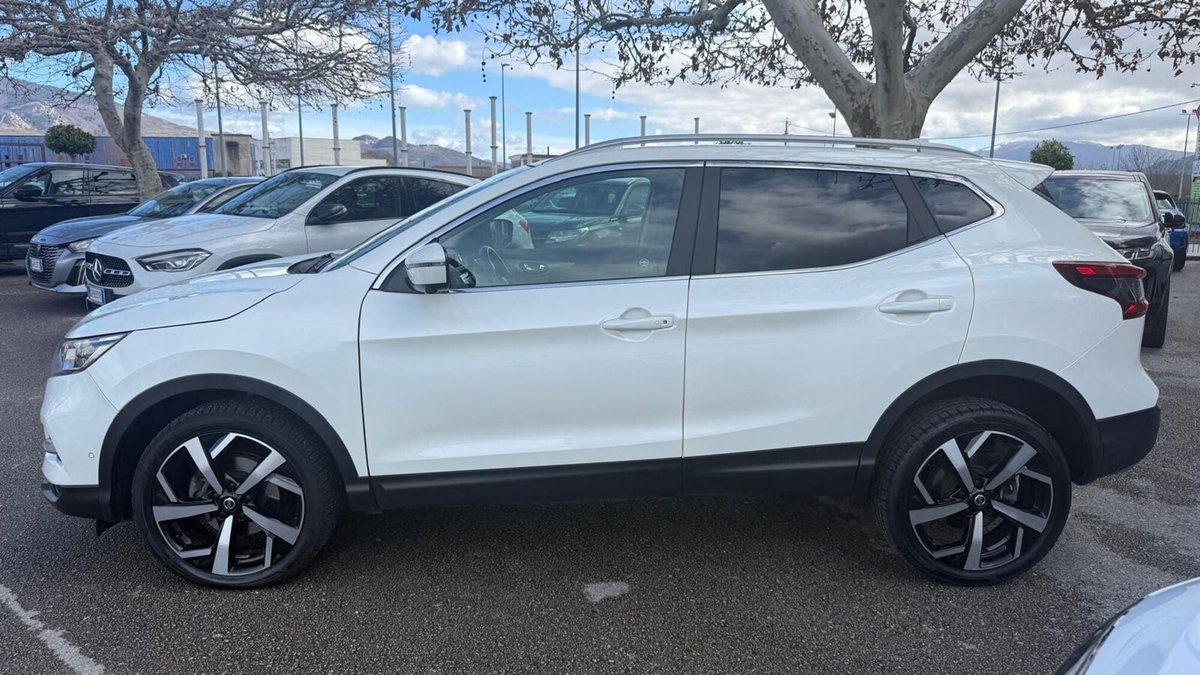 Nissan Qashqai 1.7 dCi 150 CV 4WD Tekna (3)