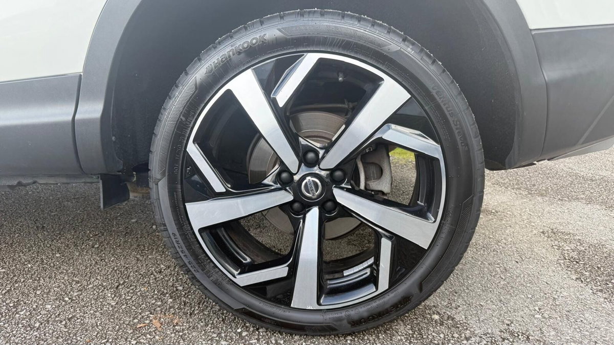 Nissan Qashqai 1.7 dCi 150 CV 4WD Tekna (9)