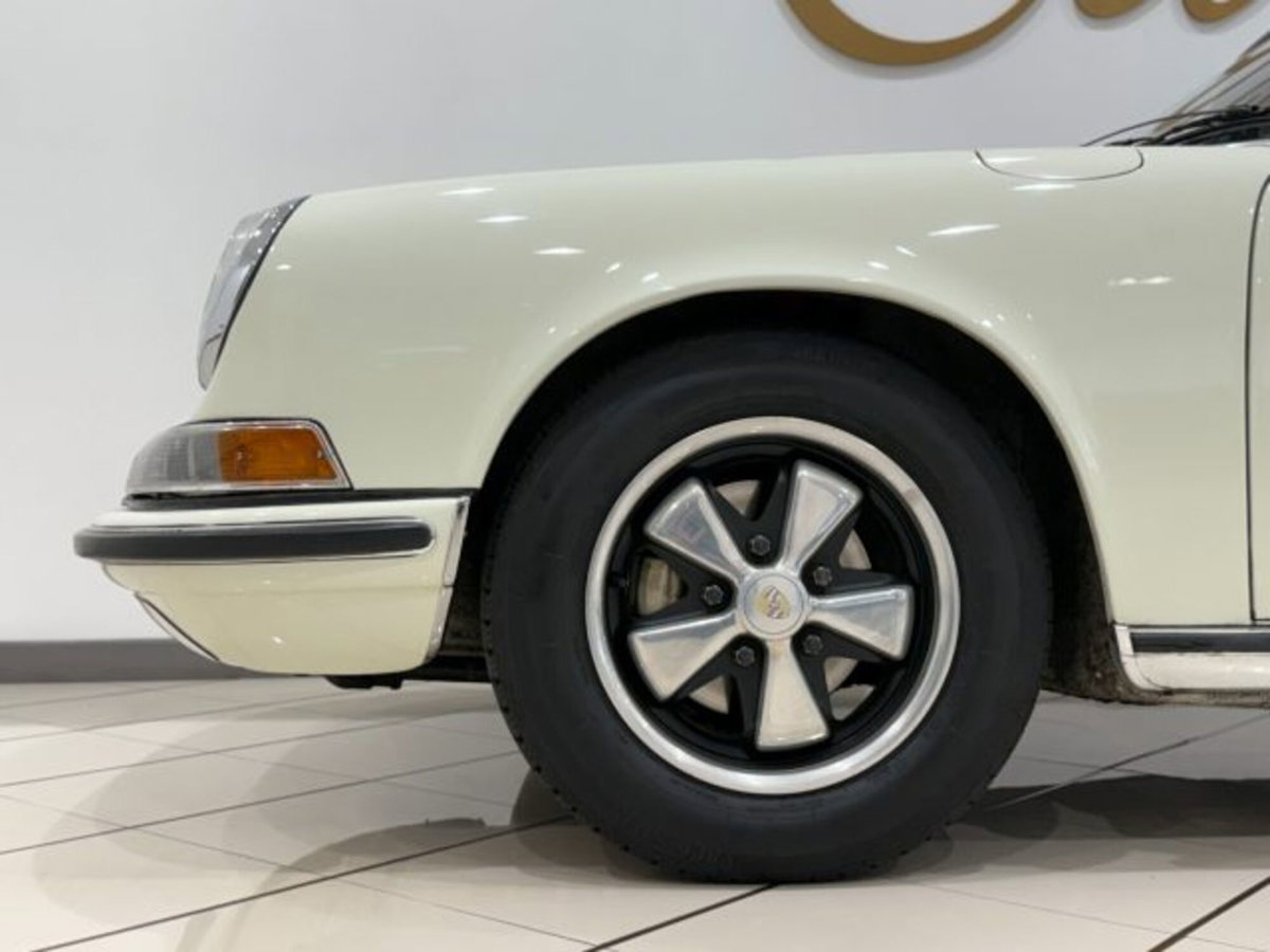 Porsche 911 Coupé Carrera S (5)
