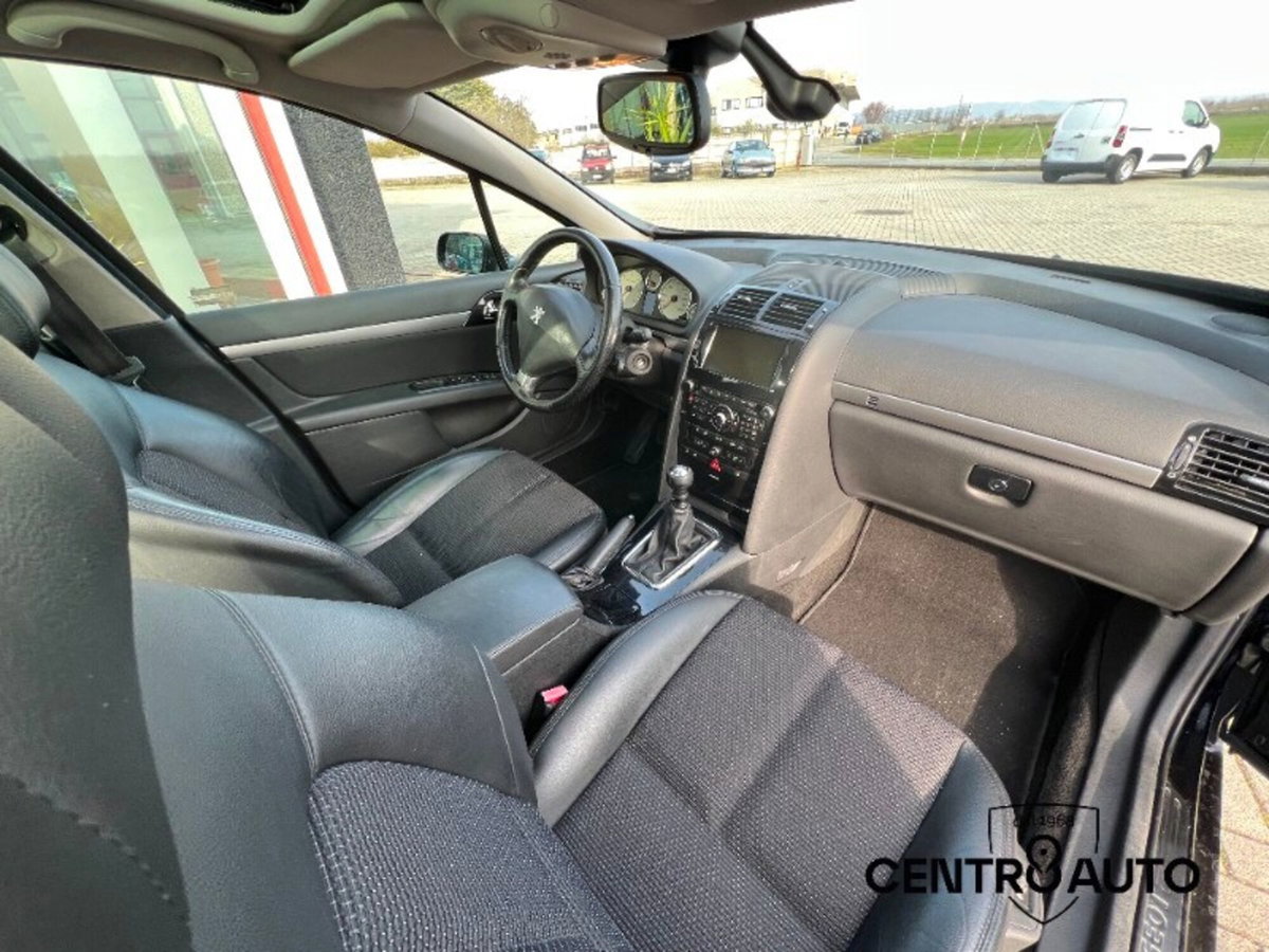 Peugeot 407 SW 2.2 HDi Ciel Féline (10)