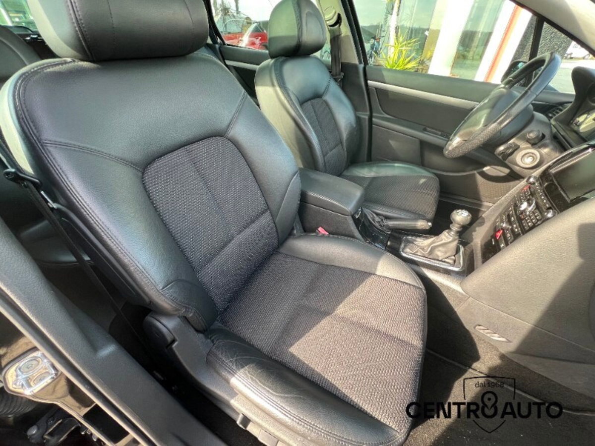 Peugeot 407 SW 2.2 HDi Ciel Féline (11)