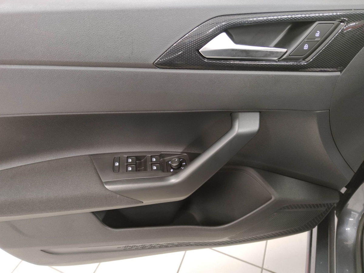 Volkswagen Polo 1.0 tsi Life 95cv dsg (15)