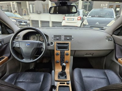 Volvo V50 2.0 D cat Summum (7)