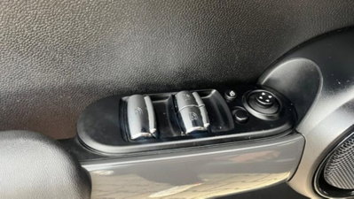 MINI Mini Cabrio 1.5 Cooper D Hype Cabrio (9)