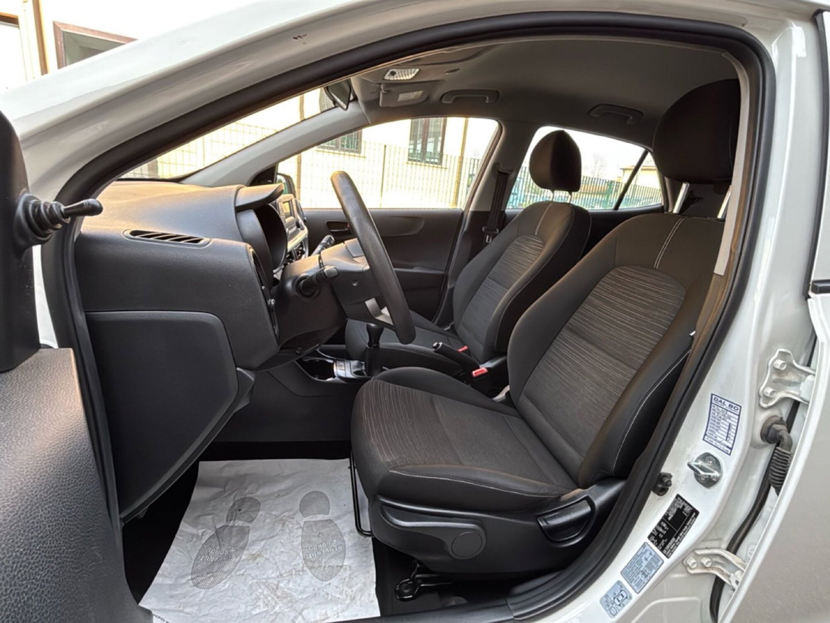 Kia Picanto 1.0 12V 5 porte AMT Urban (10)