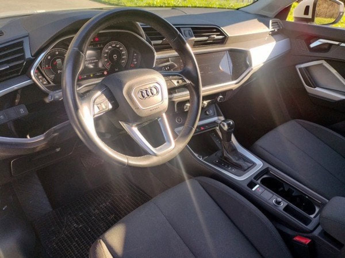 Audi Q3 35 TDI quattro S tronic Business (15)