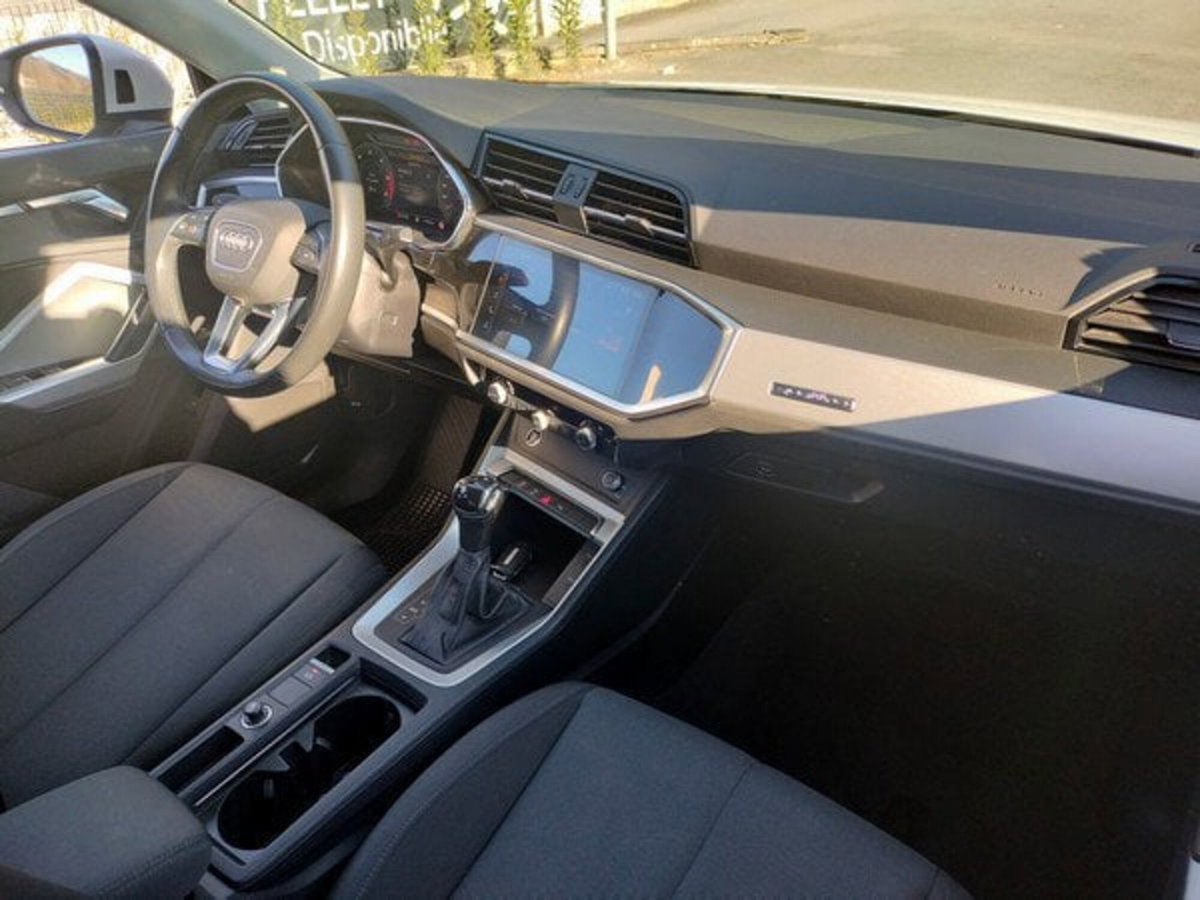 Audi Q3 35 TDI quattro S tronic Business (20)