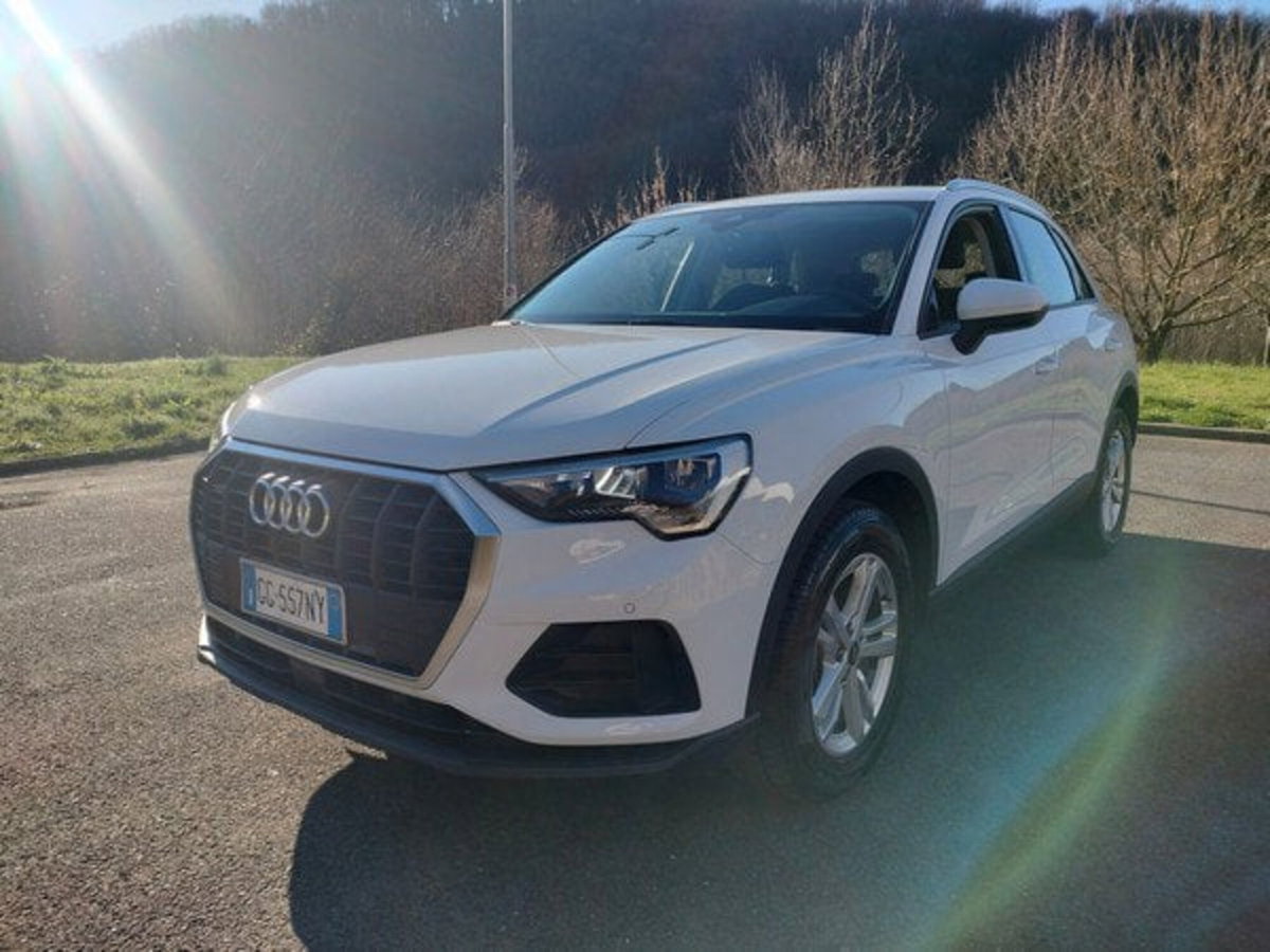 Audi Q3 35 TDI quattro S tronic Business (3)