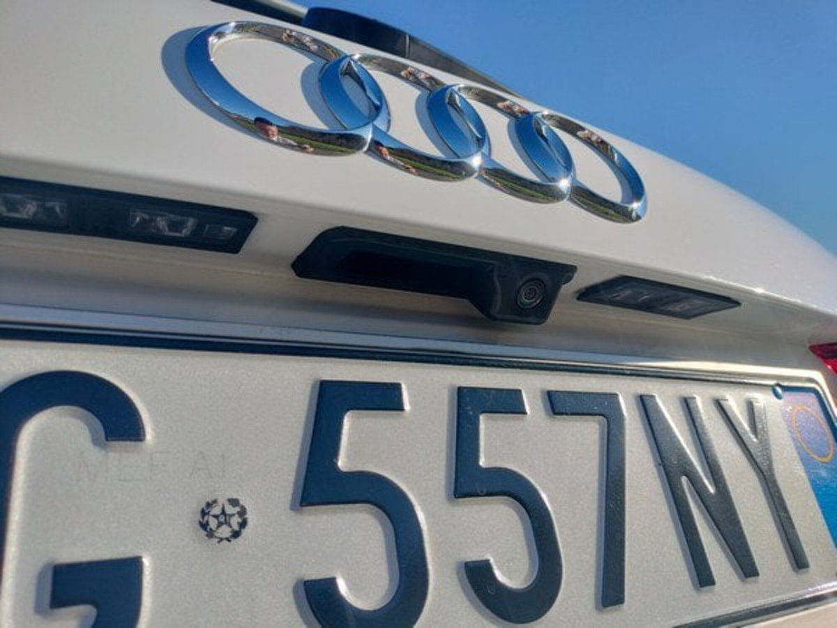 Audi Q3 35 TDI quattro S tronic Business (9)
