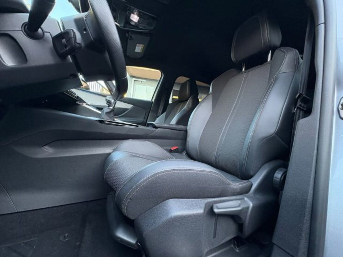 Peugeot 3008 PureTech Turbo 130 S&S GT (12)