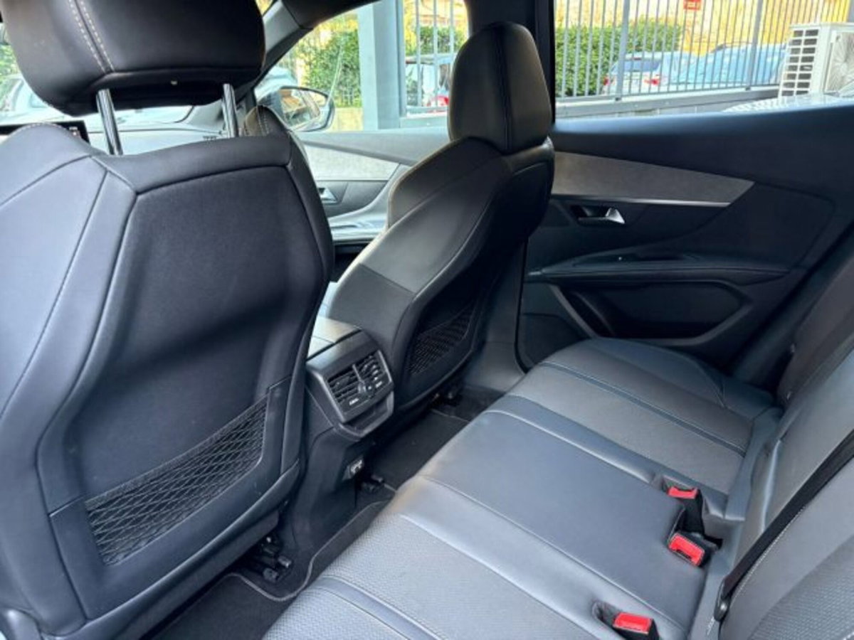 Peugeot 3008 PureTech Turbo 130 S&S GT (13)