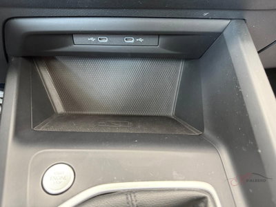 Volkswagen Golf 2.0 tdi Life 115cv (12)