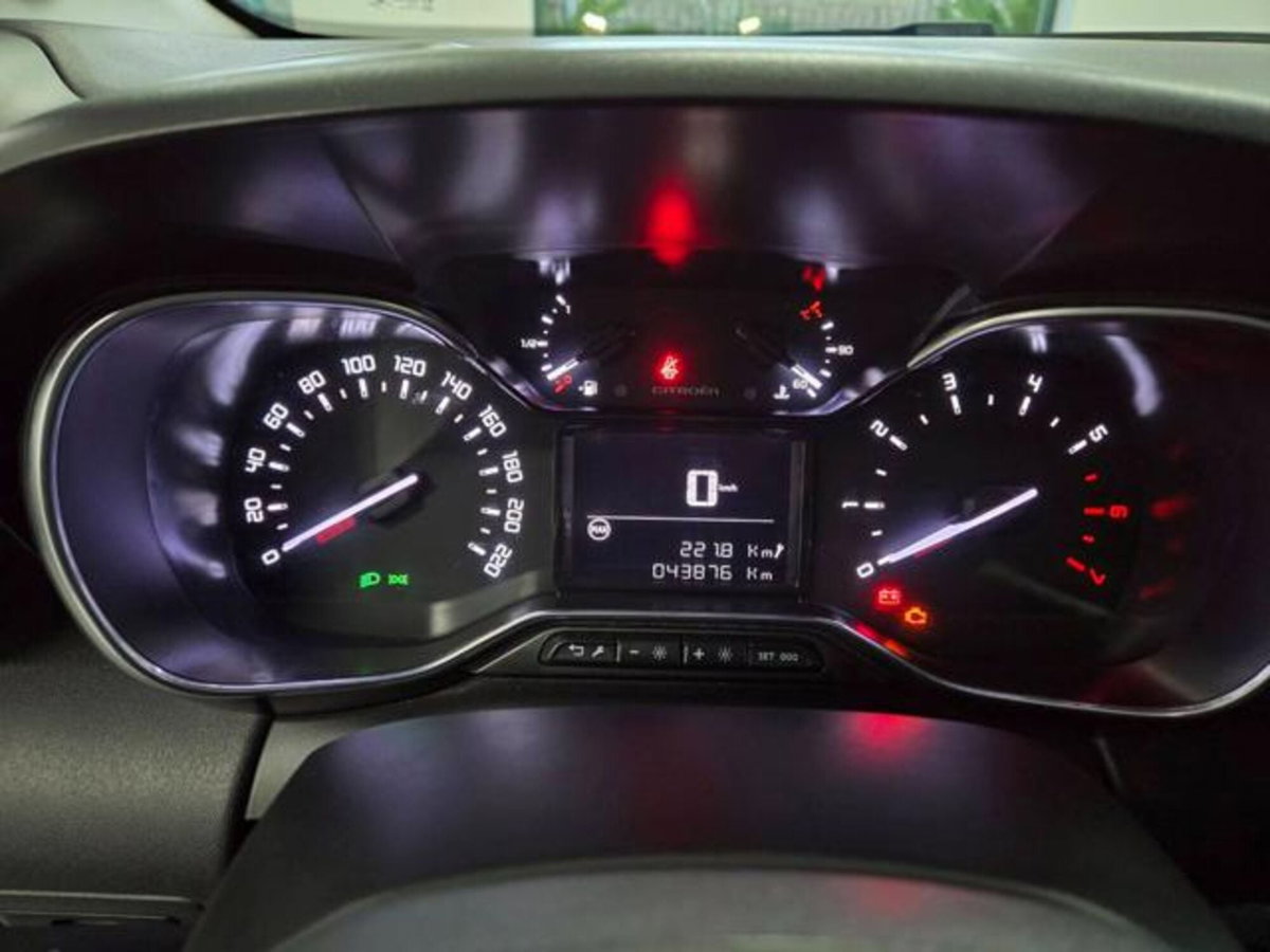 Citroen C3 Aircross BlueHDi 110 S&S Shine Pack (3)