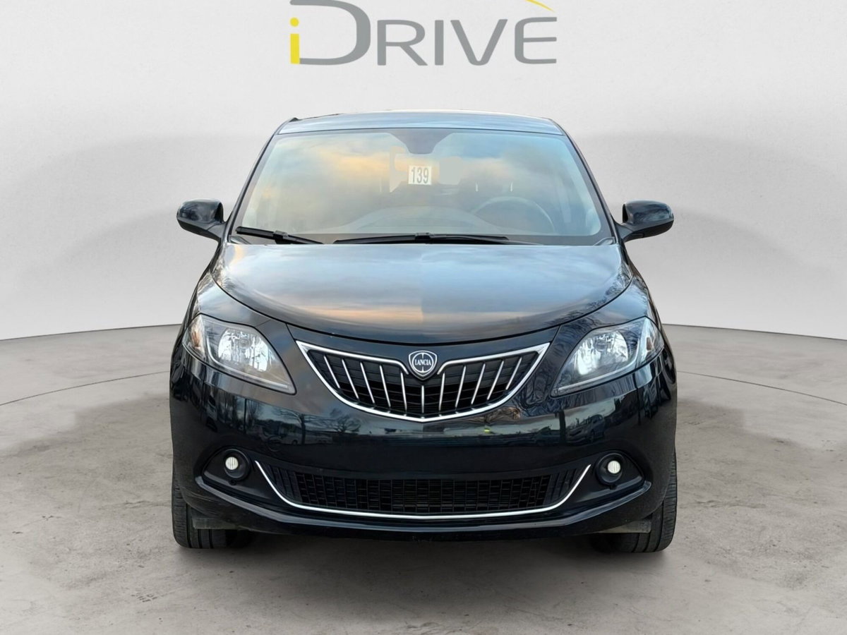 Lancia Ypsilon 1.0 FireFly 5 porte S&S Hybrid Ecochic Silver (2)