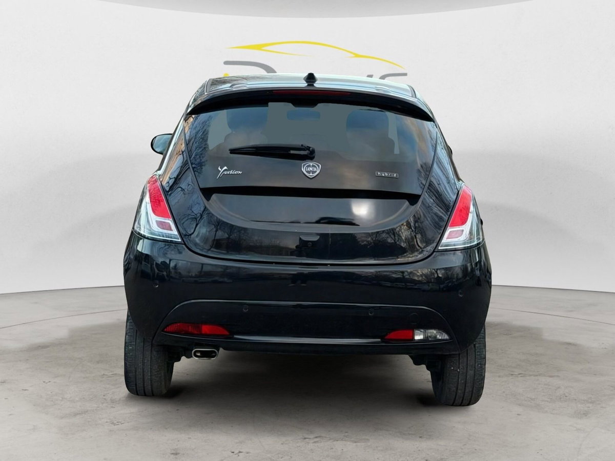 Lancia Ypsilon 1.0 FireFly 5 porte S&S Hybrid Ecochic Silver (4)