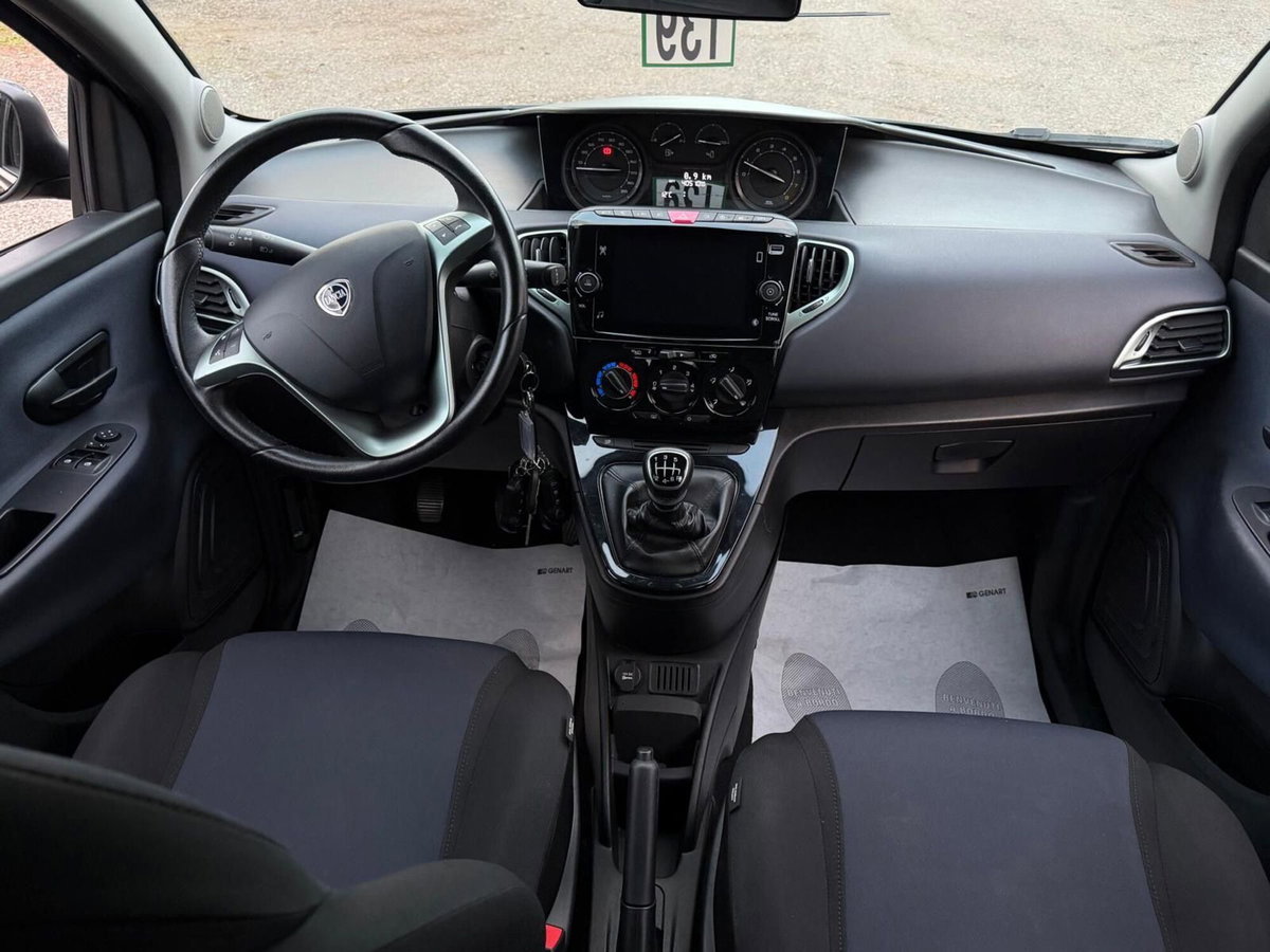 Lancia Ypsilon 1.0 FireFly 5 porte S&S Hybrid Ecochic Silver (7)
