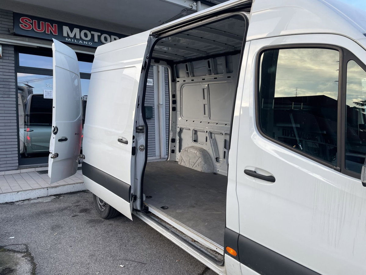 Mercedes-Benz Sprinter F37/35 311 CDI RWD TA Furgone (9)