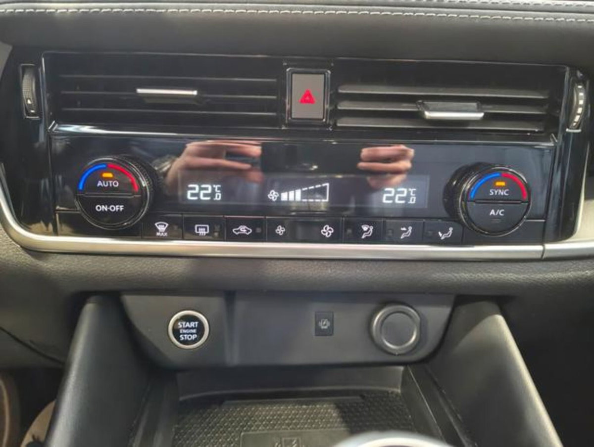 Nissan Qashqai 1.3 mhev N-Connecta 2wd 140cv (10)