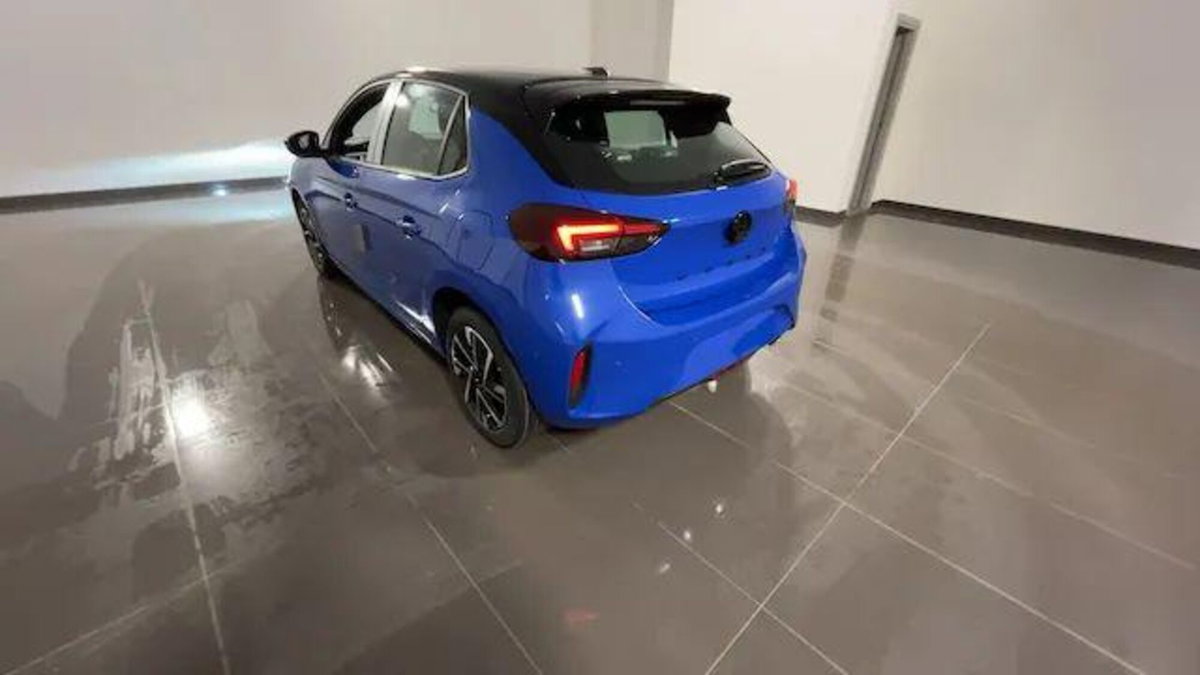 Opel Corsa 1.2 hybrid GS 100cv dct6 (4)