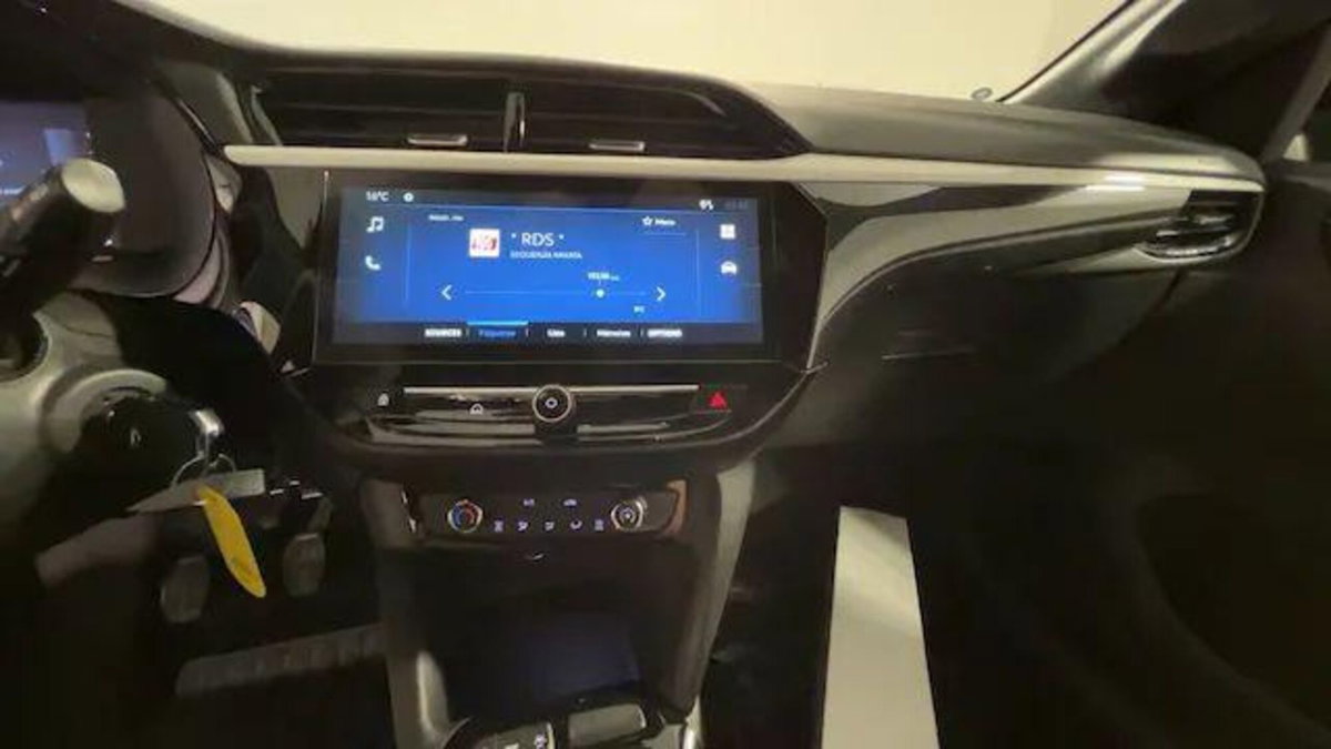 Opel Corsa 1.2 hybrid GS 100cv dct6 (7)
