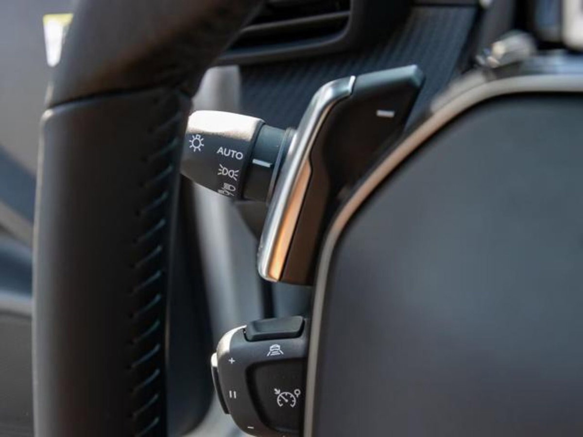 Peugeot 2008 1.2 hybrid Allure 145cv e-dcs6 (7)