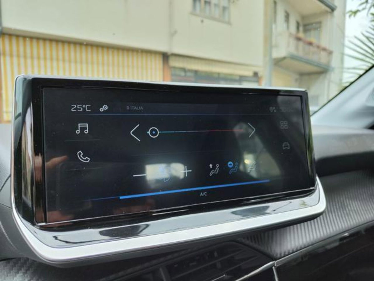 Peugeot 208 1.2 hybrid Active 100cv e-dcs 6 (12)