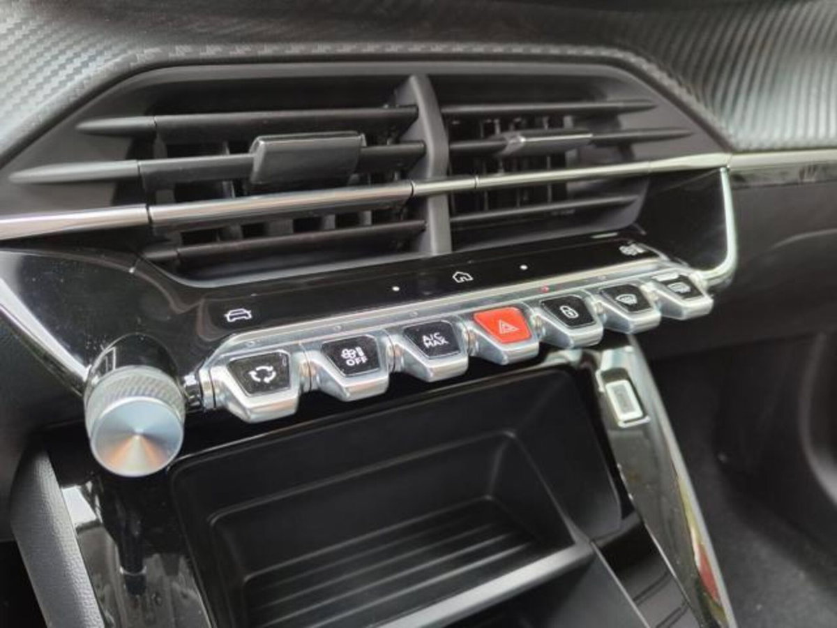 Peugeot 208 1.2 hybrid Active 100cv e-dcs 6 (9)