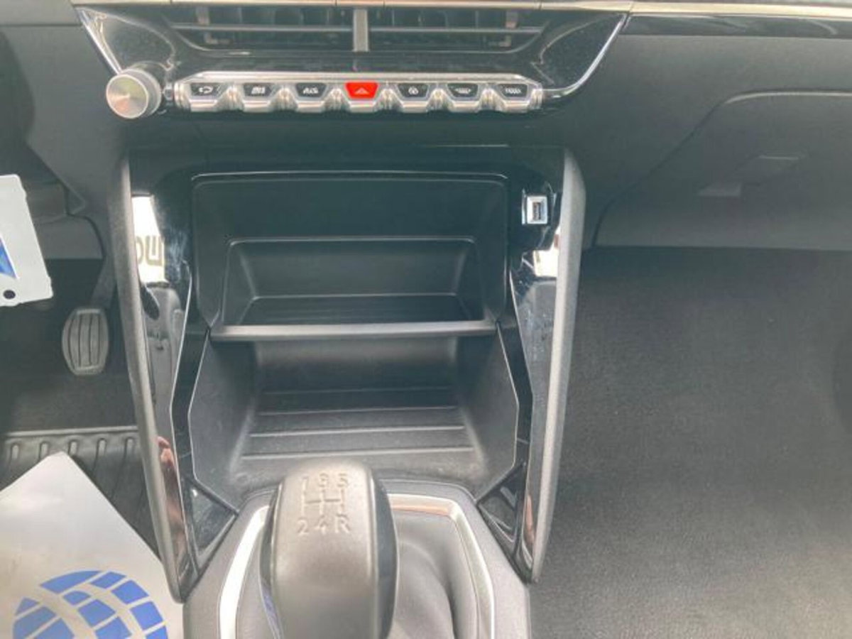 Peugeot 208 1.2 puretech Active s&s 75cv (14)