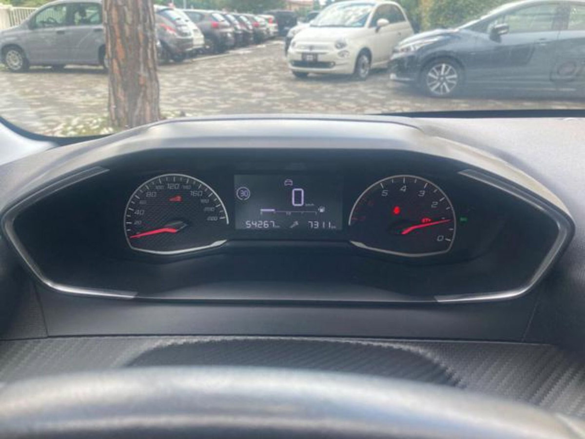 Peugeot 208 1.2 puretech Active s&s 75cv (6)