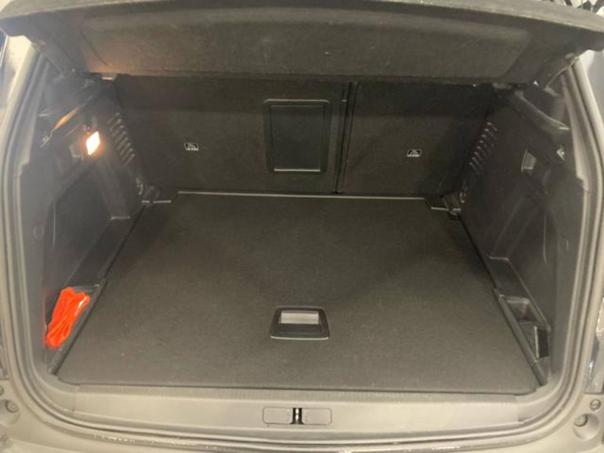 Peugeot 3008 BlueHDi 130 S&S EAT8 Active Business (12)