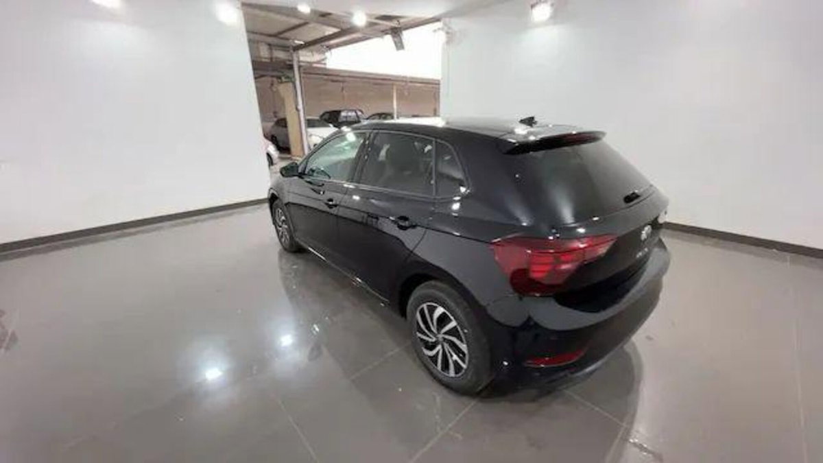 Volkswagen Polo 1.0 Edition 80cv (5)