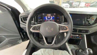 Volkswagen Polo 1.0 Edition 80cv (7)