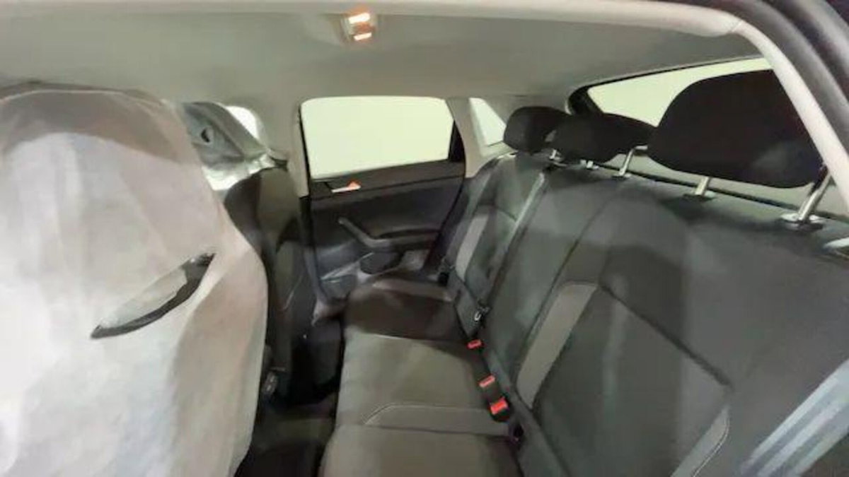 Volkswagen Polo 1.0 Edition 80cv (8)