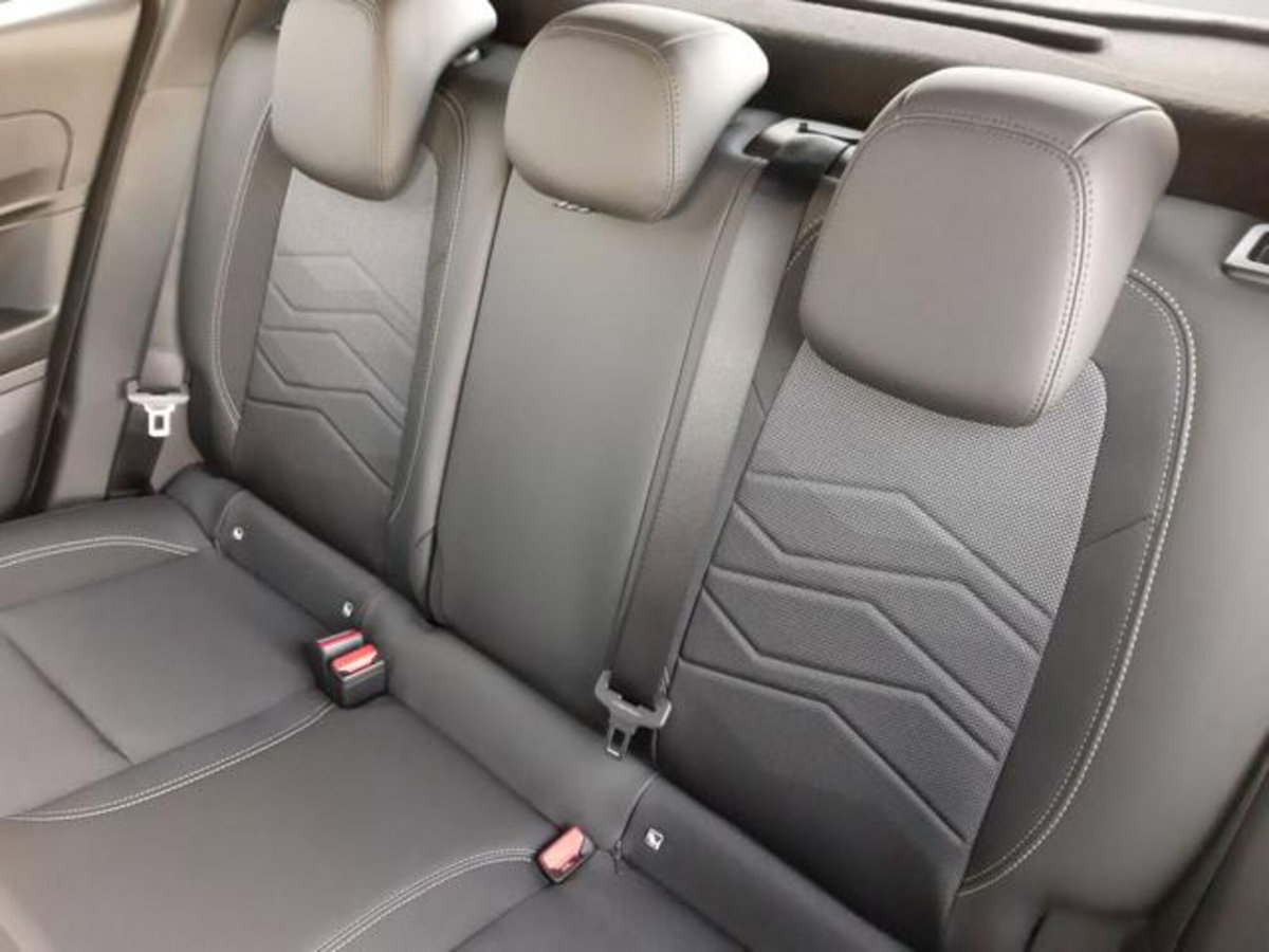 Jeep Avenger 1.2 turbo Altitude fwd 100cv (8)