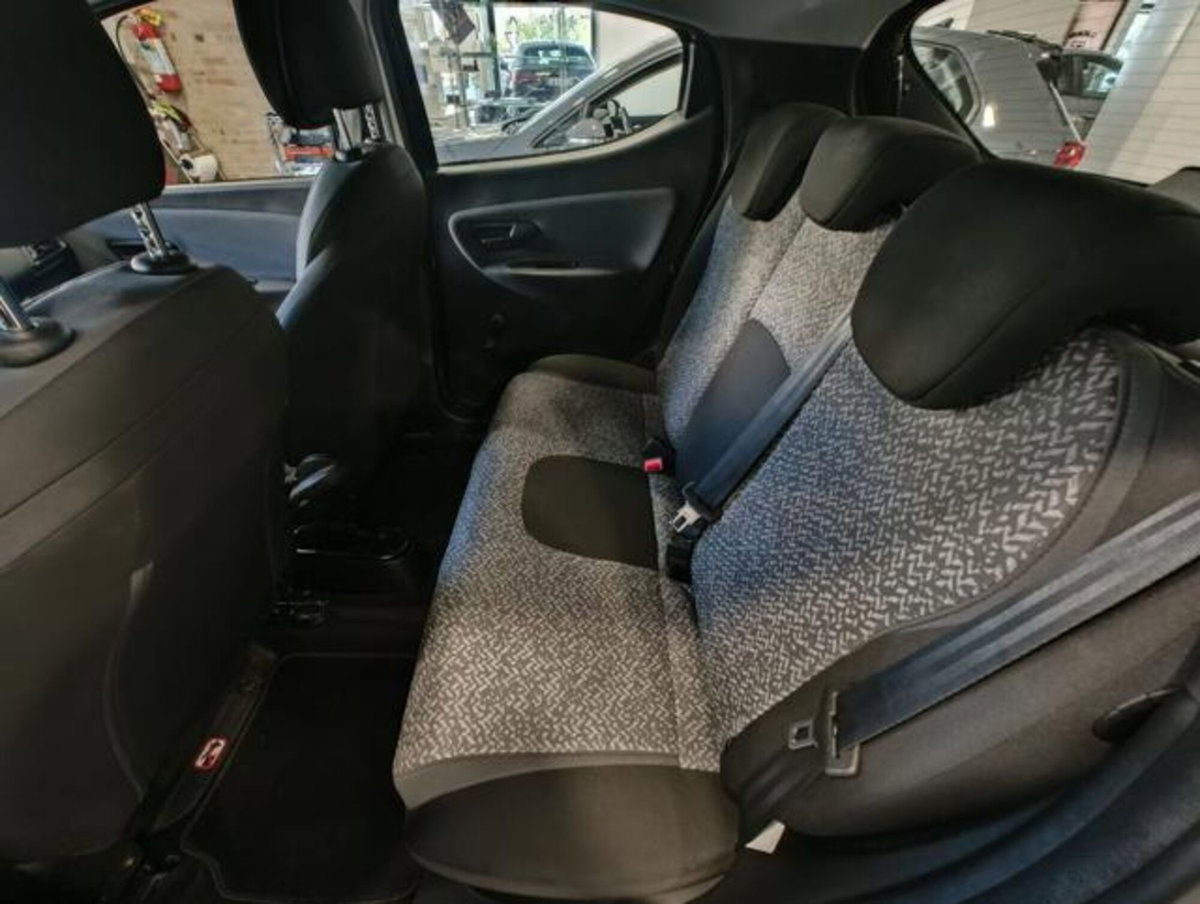 Lancia Ypsilon 1.0 FireFly 5 porte S&S Hybrid Silver Plus (12)