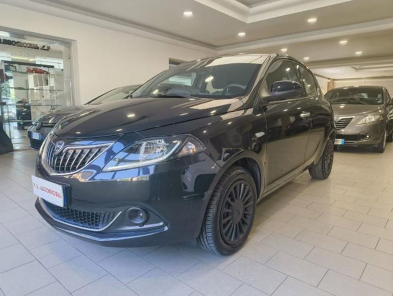 Lancia Ypsilon 1.0 FireFly 5 porte S&S Hybrid Silver Plus