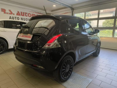 Lancia Ypsilon 1.0 FireFly 5 porte S&S Hybrid Silver Plus (3)