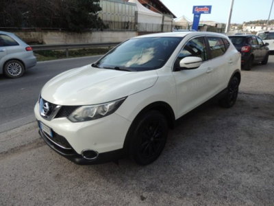 Nissan Qashqai 1.6 dCi 4WD Acenta Premium (2)