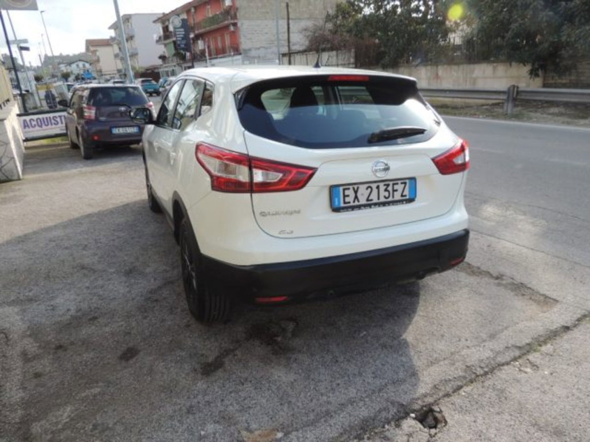 Nissan Qashqai 1.6 dCi 4WD Acenta Premium (4)