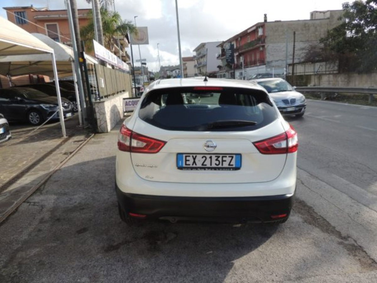 Nissan Qashqai 1.6 dCi 4WD Acenta Premium (5)