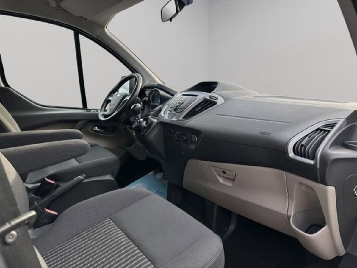 Ford Tourneo Custom 310 2.0 TDCi 105CV PC Trend (17)