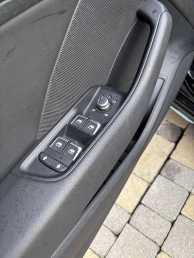 Audi A3 Sportback 2.0 TDI S tronic Attraction (13)