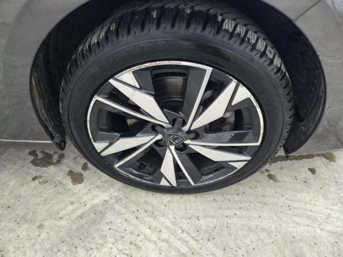 Peugeot 308 SW BlueHDi 130 S&S EAT8 Allure Pack (13)