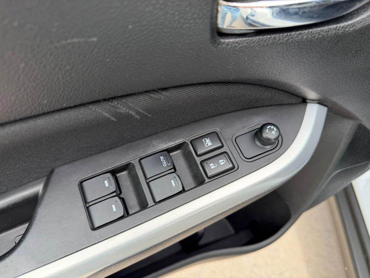 Suzuki Vitara 1.6 DDiS 4WD AllGrip Yoru (12)